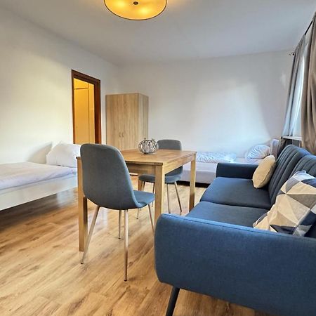 Studio-Apartments Fuer Monteure & Businessgaeste Zentral In Neumunster Bagian luar foto