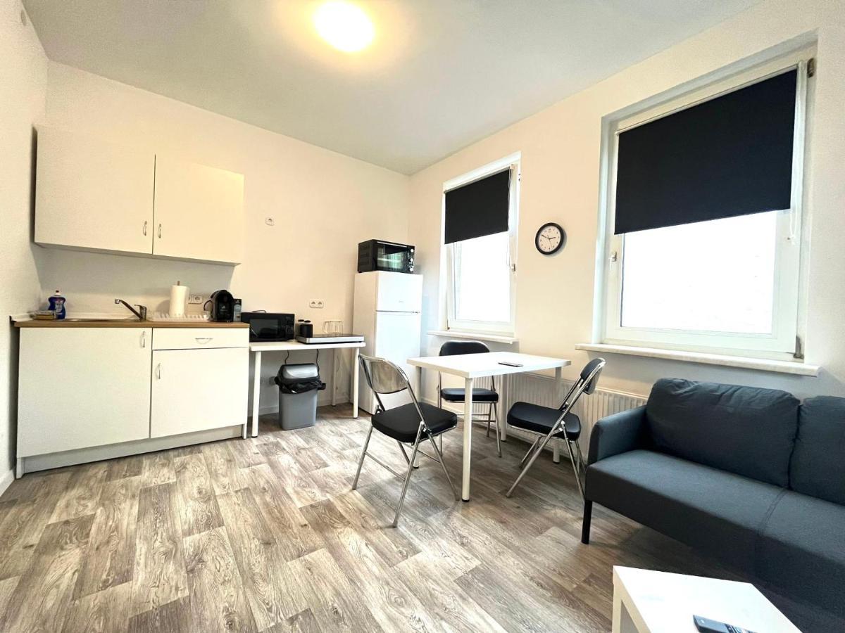 Studio-Apartments Fuer Monteure & Businessgaeste Zentral In Neumunster Bagian luar foto