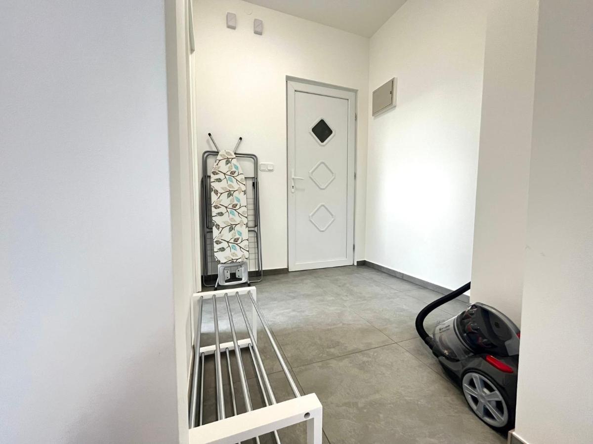 Studio-Apartments Fuer Monteure & Businessgaeste Zentral In Neumunster Bagian luar foto